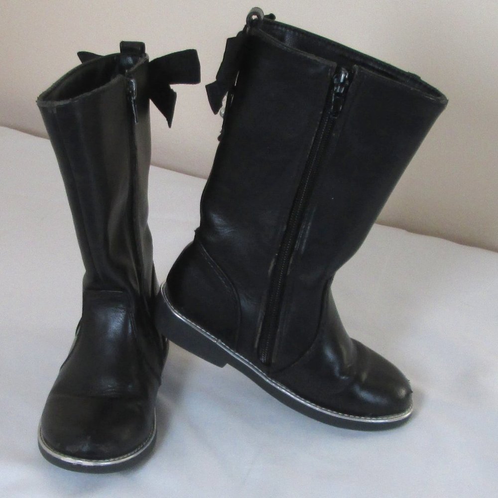 Blainie Girls Black Boots w\ Bows and White Beads on Back Size 10M Side …